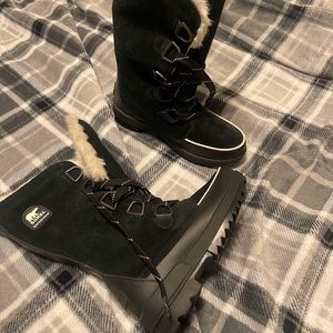 Womens Snow boots brand new